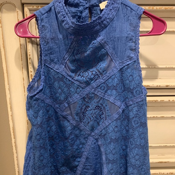 tank/halter top - Picture 1 of 4